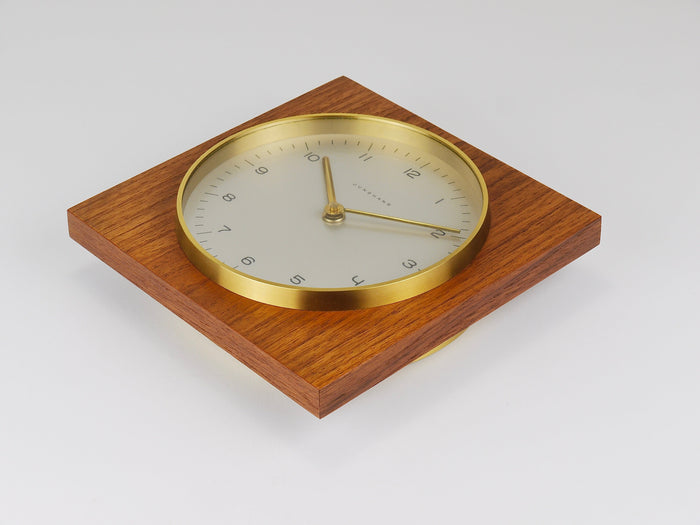 Reloj de pared cuadrado Max Bill Junghans, madera, latón, Alemania, años 60