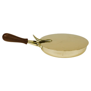 Gemarkter Carl Auböck Butler-Aschenbecher aus Messing mit Deckel und Griff, Wien, 1950er-Jahre