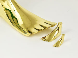Presse-papier en forme de pied en laiton signé Carl Auböck, sculpture Mid-Century faite à la main