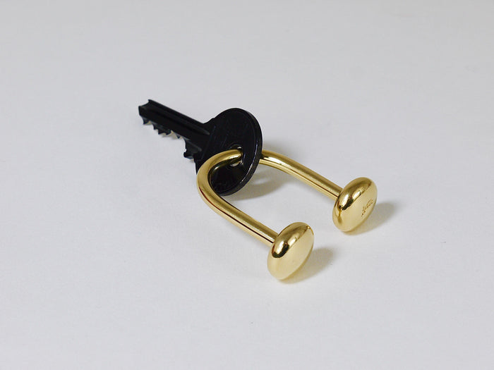 Carl Auböck Handcrafted Midcentury U-Shaped Brass Key Ring Chain Holder Knopferl